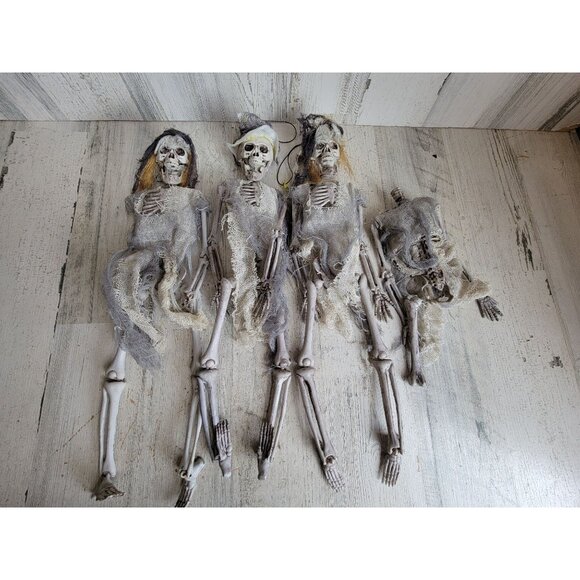 Skeleton groom AS IS bride hanging Halloween prop decor set - Picture 1 of 9